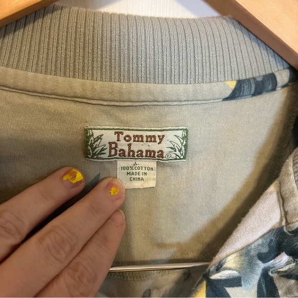 Tommy Bahama Floral Polo Shirt Green Blue and Yellow Ribbed Collar & Sleeves LRG - Picture 5 of 7